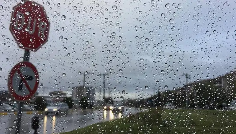 Meteoroloji'den 20 İle Uyarı: Sıcaklık Düşüyor, Sağanak Yağış Söz Konusu!