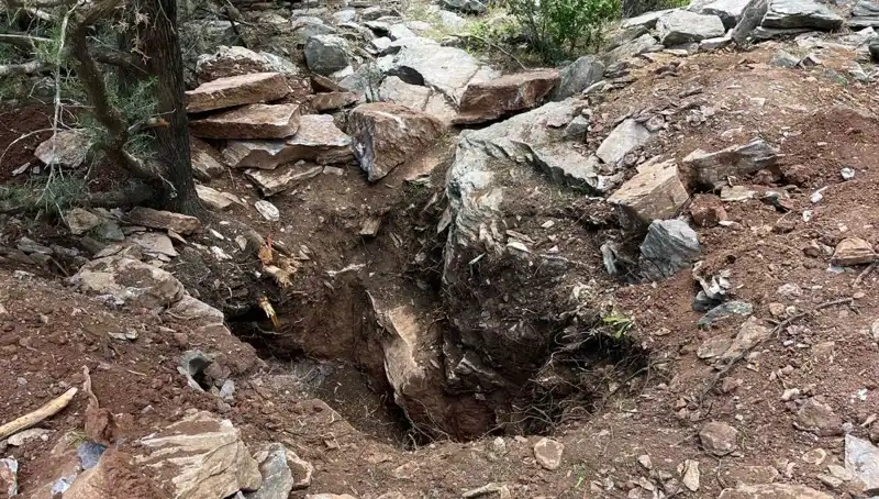 Eski Vali ve Emekli Albay Define Ararken Polisi Peşine Taktı