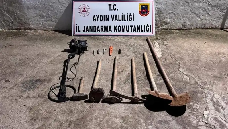 Aydın'da Kaçak Kazı Yapan Çeteye Suçüstü! İşte O Anlar