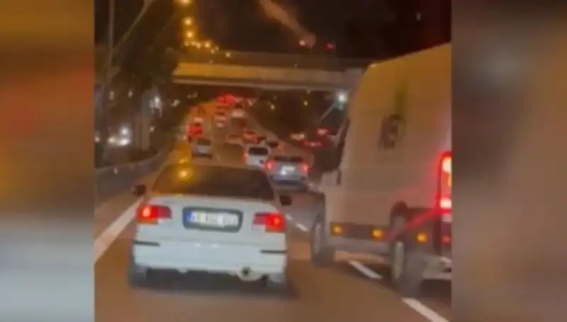 Tuzla'da Makas Terörü: Çarpıp Kaçan Sürücü Adaletin Pençesinde