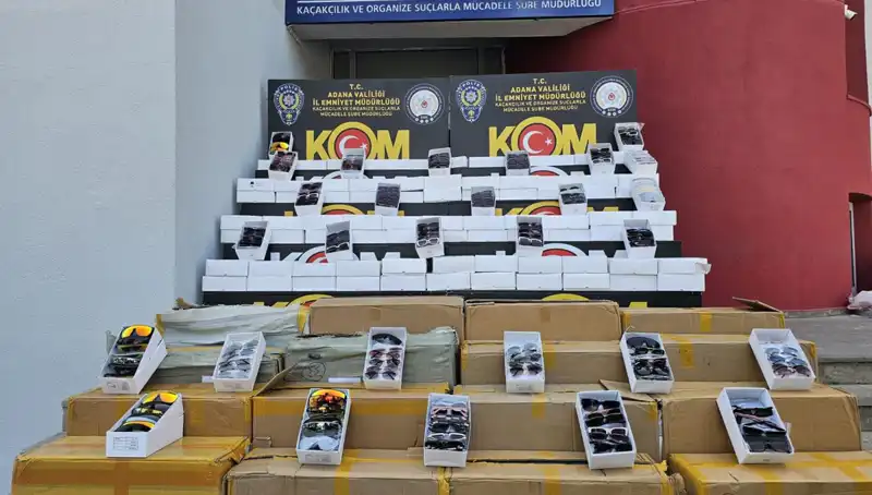 Adana'da Yılın Baskını: 12 Bin Kaçak Güneş Gözlüğü Ele Geçirildi