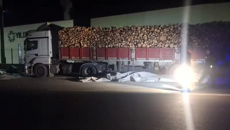 Brandayı Toplayan TIR Sürücüsüne Otomobil Çarptı: Olayın Ayrıntıları