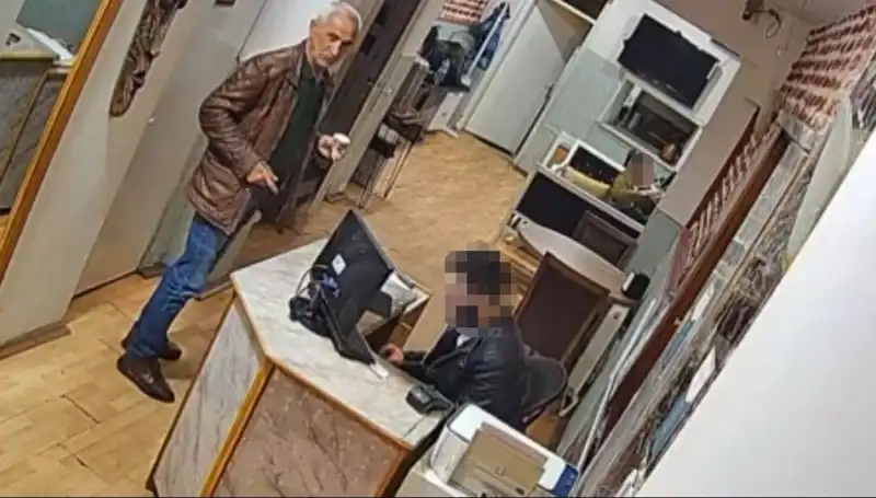Özgür Özel'e Saldıran Selçuk Tengioğlu’nun Sıra Dışı Görüntüleri Ortaya Çıktı