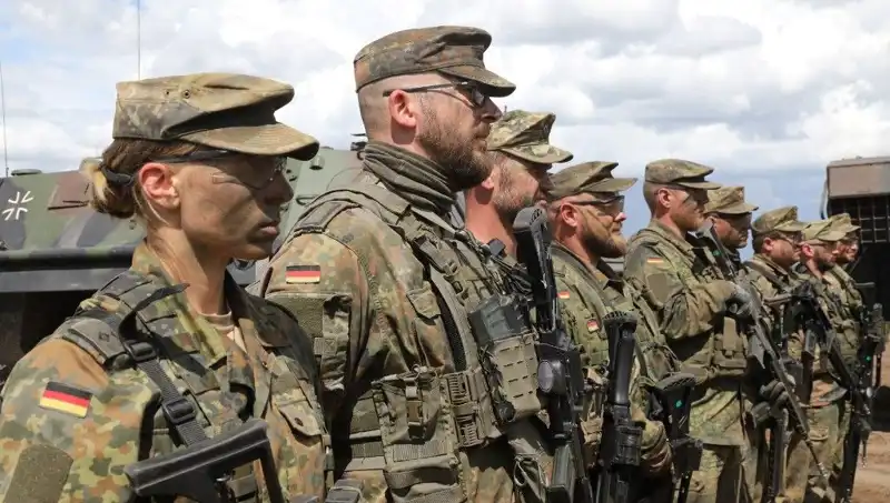 Almanya'dan Çarpıcı Hamle: Rusya'nın Sınırına Asker Gönderiliyor!