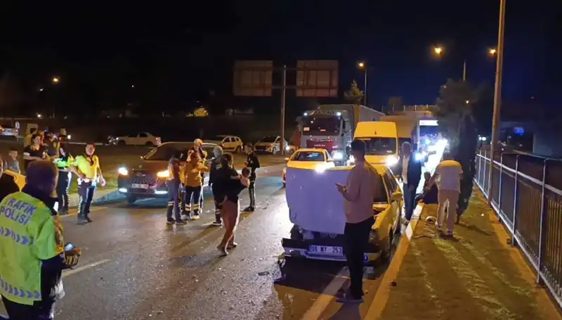 Otoyolda Geri Dönüş Kazası: İki Çocuğun Hayatı Tehlikede