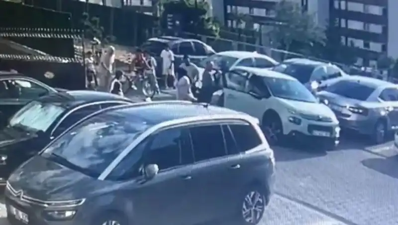 Eşini ve Yakınlarını Araba ile Ezdi: Korkunç Olayın Detayları