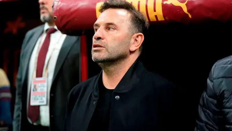 Galatasaray'da Okan Buruk'tan Şaşırtan Tek Değişiklik ile Merak Uyandırdı