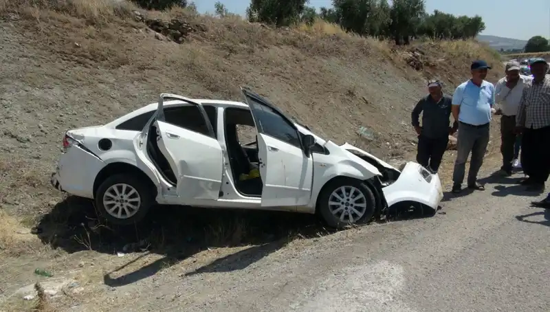 Kilis’te Trafik Kazası: İki Araç Çarpıştı, Yaralılar Hastaneye Kaldırıldı!