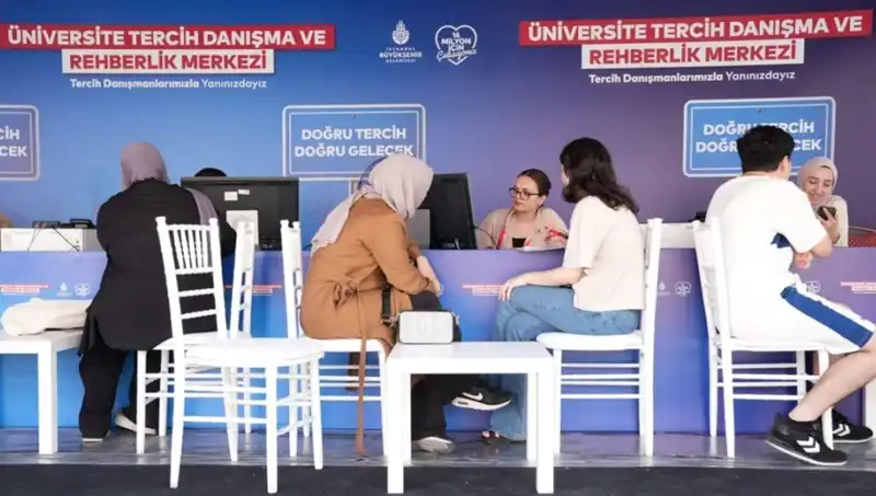İstanbul'da 24 Lokasyona İBB Tercih Danışma ve Rehberlik Merkezi Açılıyor