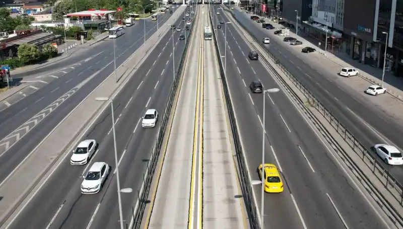 Bayramda İstanbul'da Trafik Beklenmedik Şekilde Boş Kaldı