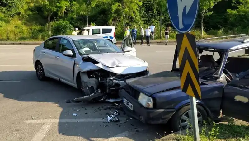 Görele'de Feci Kaza: Sürücü Araç Camından Fırladı, Tehlikeli Anlar!