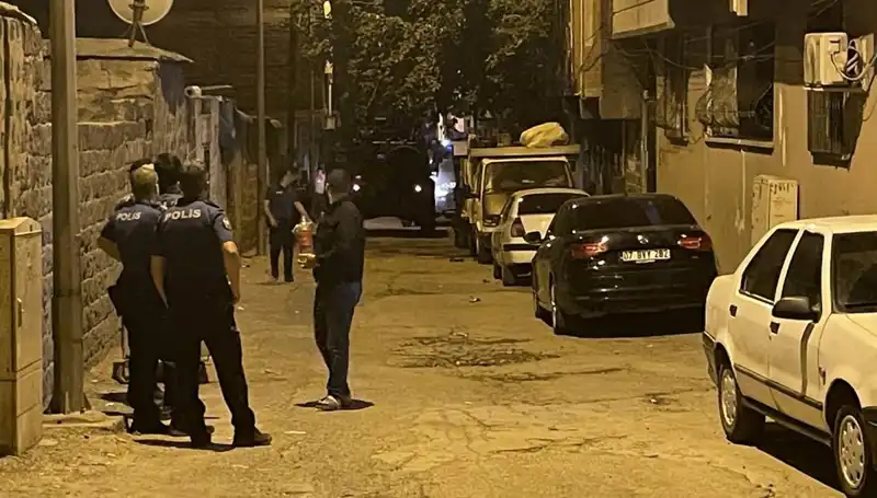 Polise Ateş Açan Şüpheli Bacaklarından Vurularak Ele Geçirildi