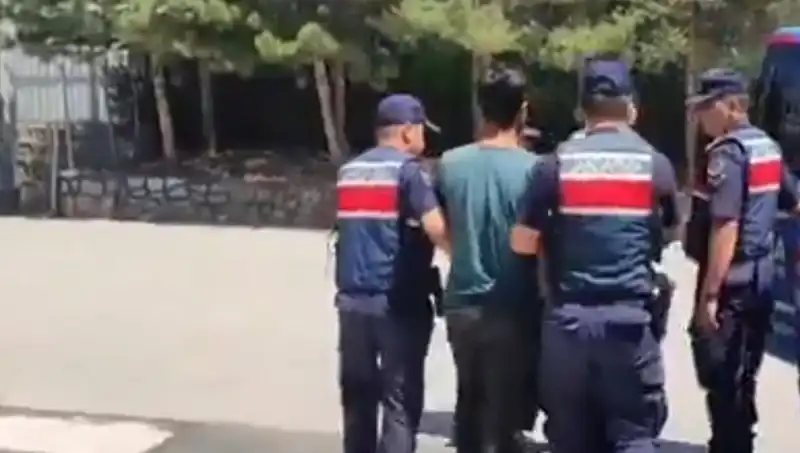 Türkiye Genelinde DAEŞ Operasyonları: 14 İlde 26 Gözaltı Yapıldı