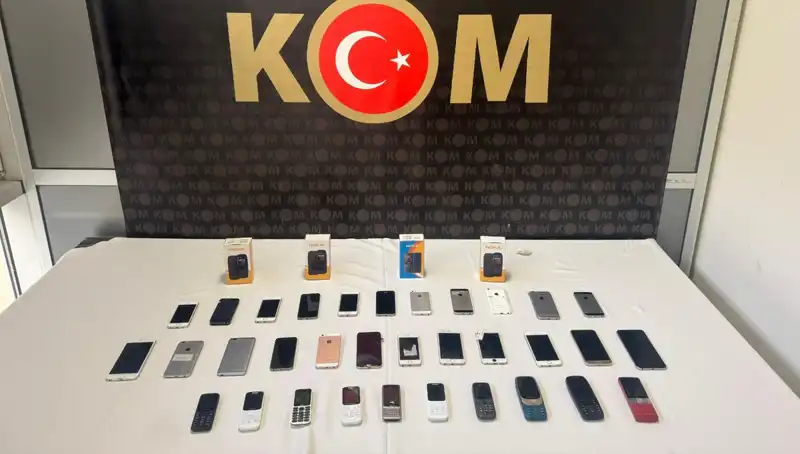Gümrük Kaçağı 37 Cep Telefonu Ele Geçirildi! İşte Ayrıntılar