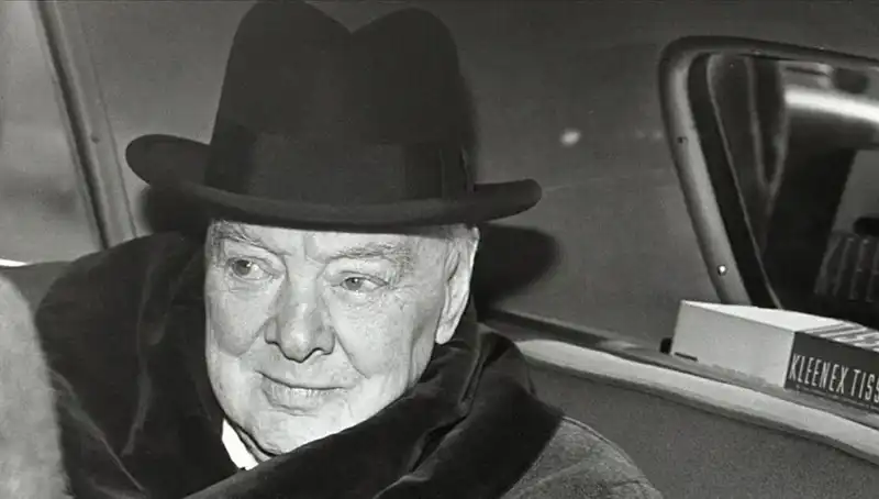 Churchill’in Bekâr Evi Satışta: Tarihi Konut 3,75 Milyon Sterline Alıcı Arıyor