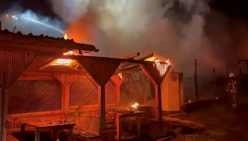 Şile'de Altı Gözleme Restoranı Alev Alev Yandı: Ekonomik Kayıplar ve Yangının Sebepleri