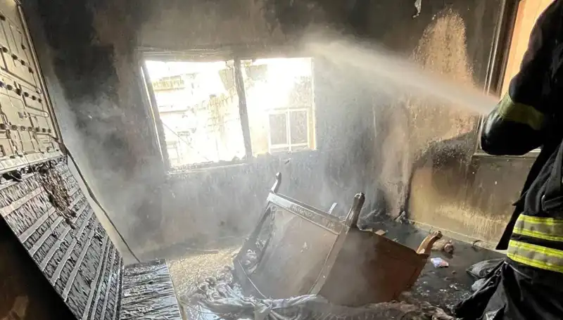 Mersin'de Apartman Dairesinde Çıkan Yangın Hayatı Tehlikeye Soktu
