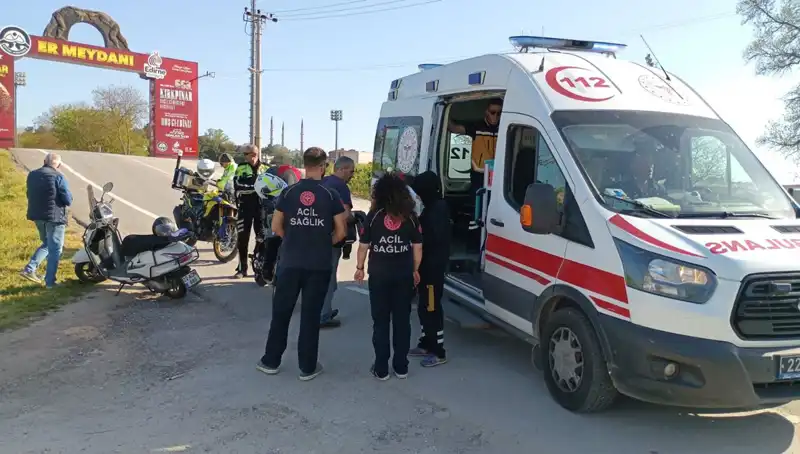 Edirne'de Motosiklet Kazası: Gençlerin Hayatlarını Kayıp Edip Edemeyeceği Tartışılıyor