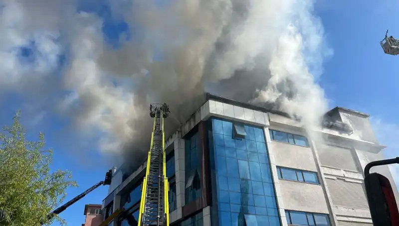 Esenyurt'taki Tekstil Atölyesinde Büyük Yangın: Sebepleri ve Sonuçları