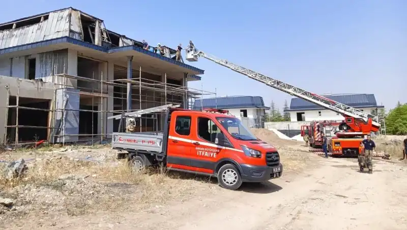 Ankara Gölbaşı’nda Villalarda Yangın: Ekipler Havadan ve Karadan Müdahale Ediyor