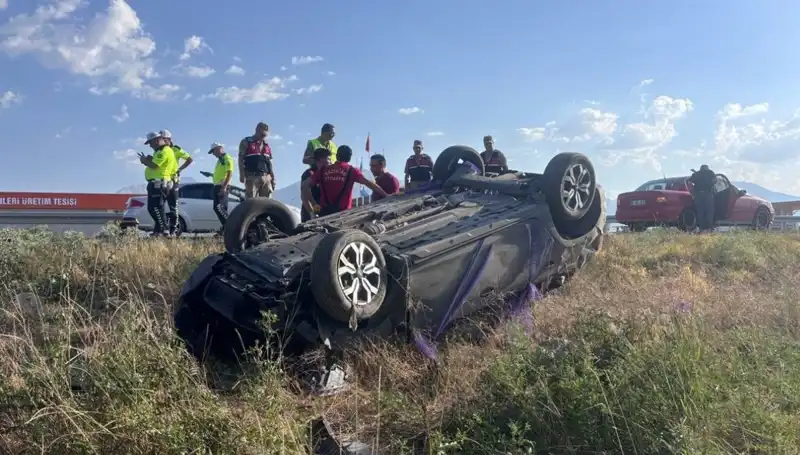 Nişan Töreni Sonrası Feci Kaza: 1 Ölü, 4 Yaralı