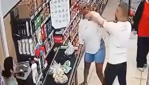 Markette Şok Olay: Kasa Sırasında Çocuğunun Gözleri Önünde Kadına Saldırdı!
