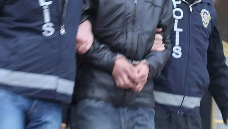 Erzincan'da Uyuşturucu Operasyonu: Narkotik Timleri İki Kişiyi Tutukladı!