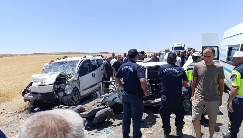 Feci Kaza: Otomobil ve Hafif Ticari Araç Çarpıştı, 4 Kişi Hayatını Kaybetti