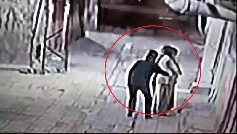 Polisler Pazarcı ve Simitçi Kılığında Kapkaççılara Geçit Vermedi