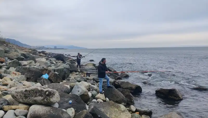 Levrek Kaçışı: 2 Ton Balık Denize Karıştı, Sahil Halkı Şaşkına Döndü