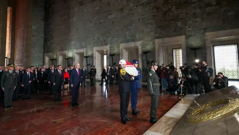 Devlet Erkanı Anıtkabir'de, Hatıralar Yeniden Canlandı