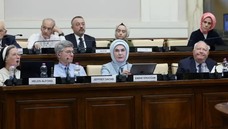 Emine Erdoğan, Vatikan'da "Dünya 5'ten Büyüktür" Dedi: Küresel Barışa Çağrı